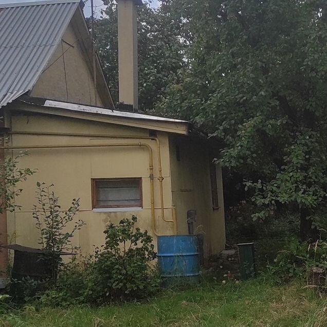 Доля: Дом 68 м² на участке 8 сот.