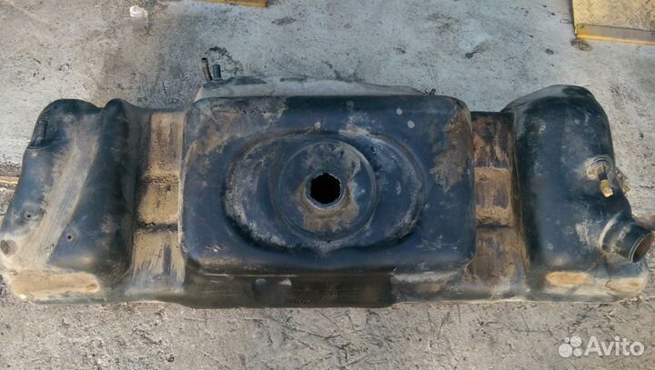 Бак топливный на Гелендваген