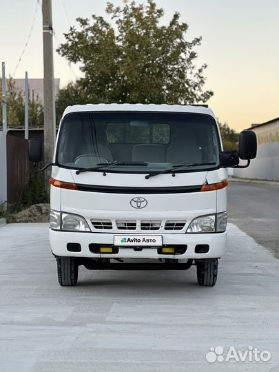 Бортовой грузовик Toyota Dyna, 2001