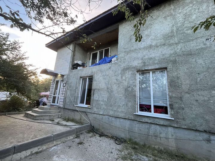 Дом 160 м² на участке 5 сот.