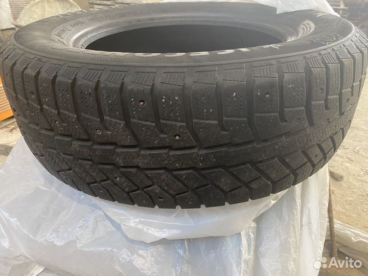 Brasa IceControl 215/65 R16 98