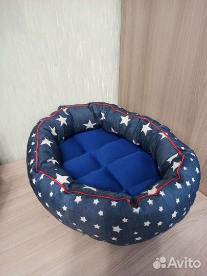 Лежанки, матрасики для животных