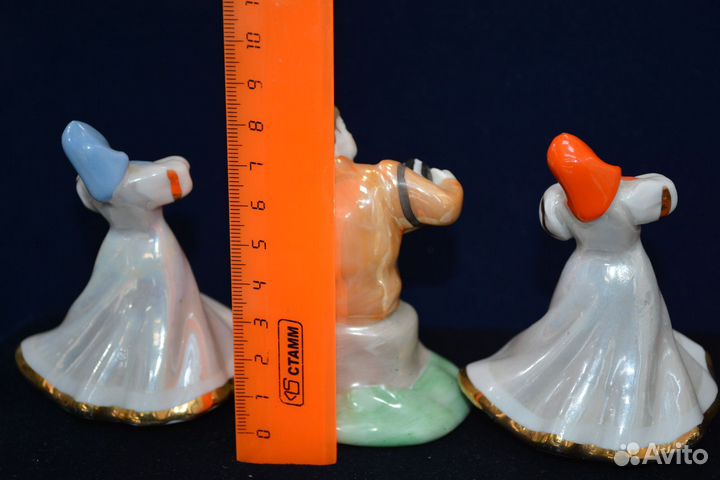 Фарфоровые статуэтка- плясуны. дулево