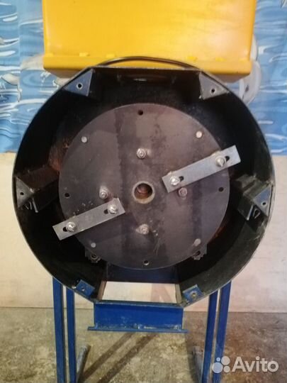 Зернодробилка для фермеров. И З/д Фермер,Зубр