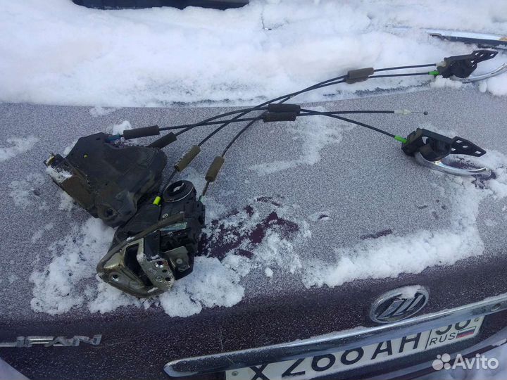 Камри 40 замок дверной