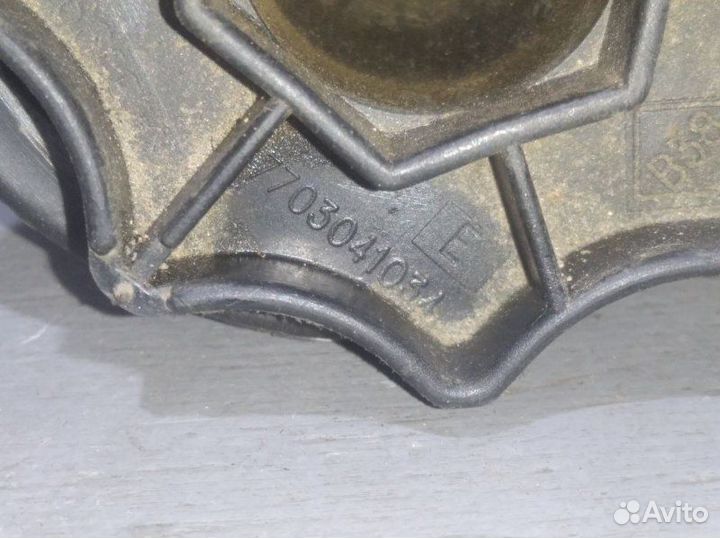 Болт крепления запасного колеса Nissan Almera