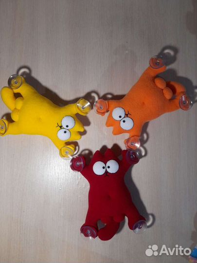 Кот Саймон в машину