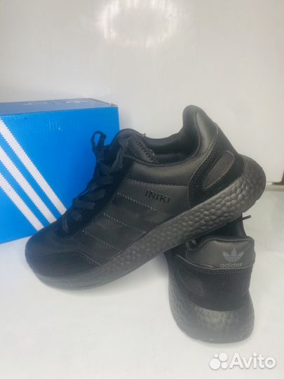 Кроссовки новые Adidas Iniki