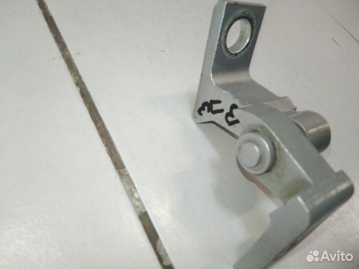Петля двери передней правой верхняя Volkswagen Tig