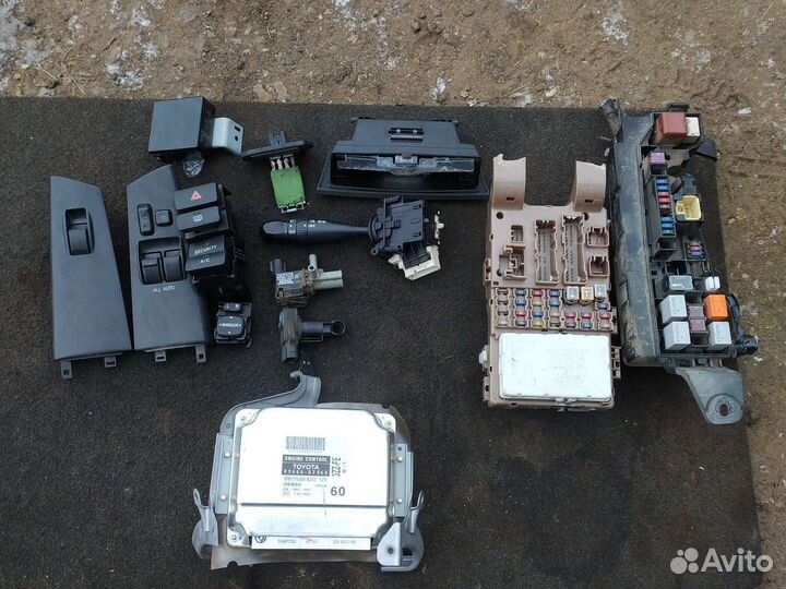 Блок стеклоподъёмников toyota corolla e120