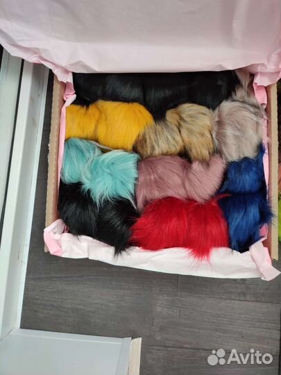 Помпоны искусственные и натуральные