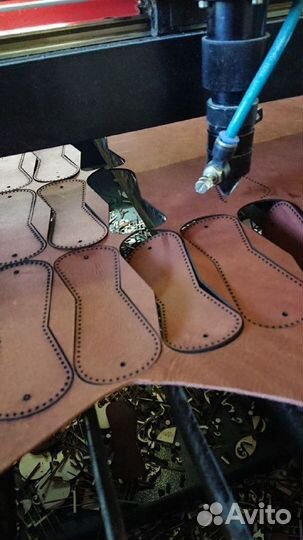 Лазерная резка кожи, гравировка