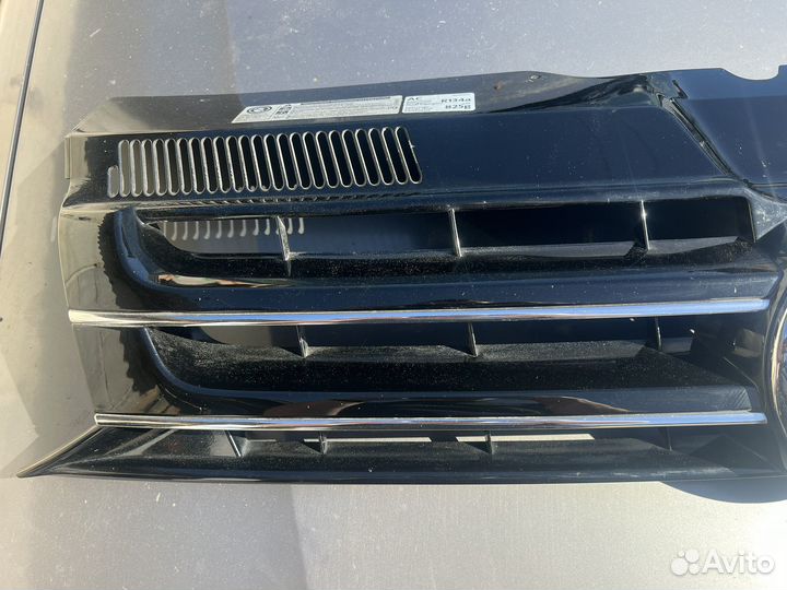 Решетка радиатора Volkswagen Multivan T5
