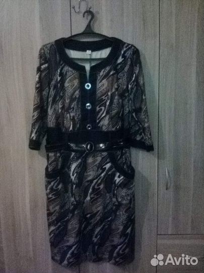 Платья и костюмы