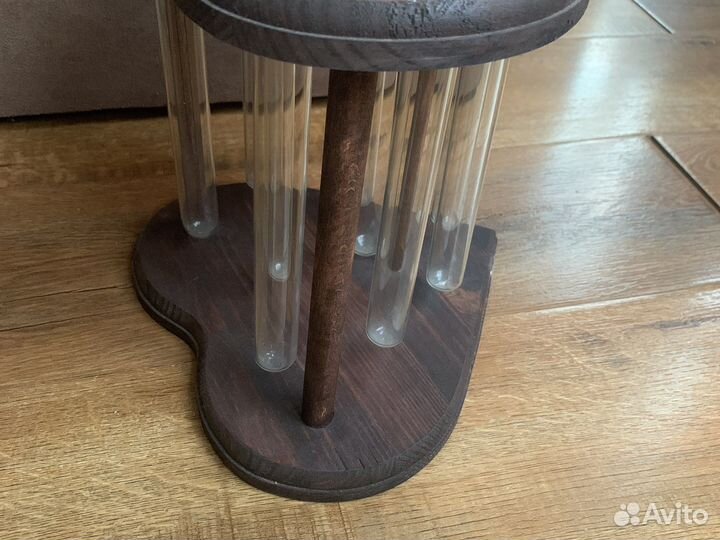 Ваза с колбами в виде сердца