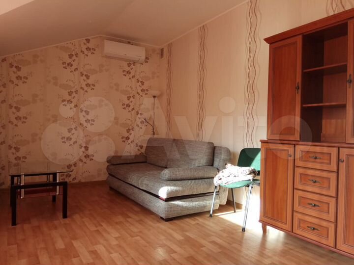 2-к. квартира, 67 м², 3/3 эт.