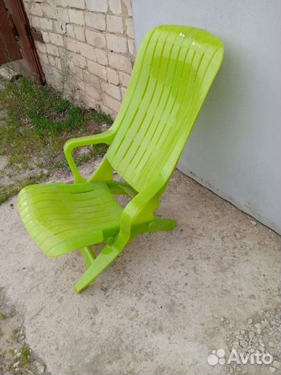 Шезлонг новый