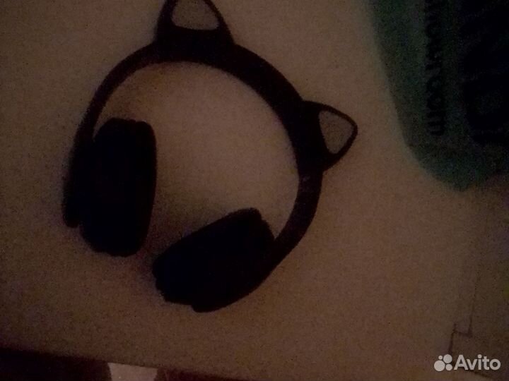 Беспроводные наушники с ушами