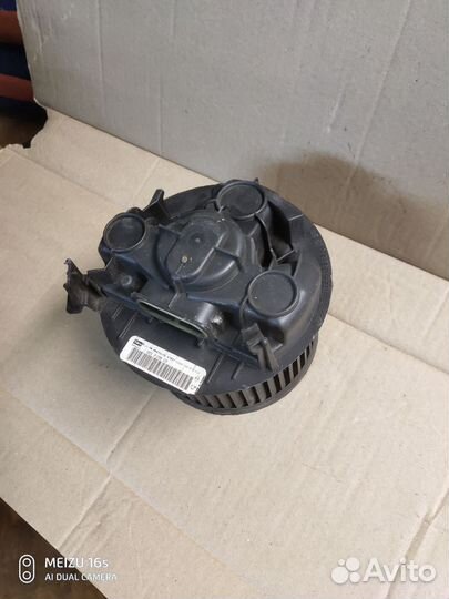 Моторчик отопителя Nissan Note e11