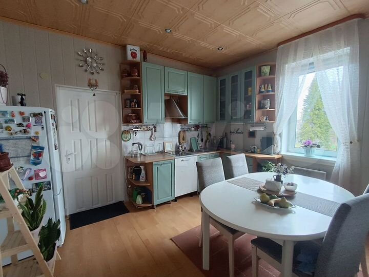 2-к. квартира, 57 м², 1/2 эт.