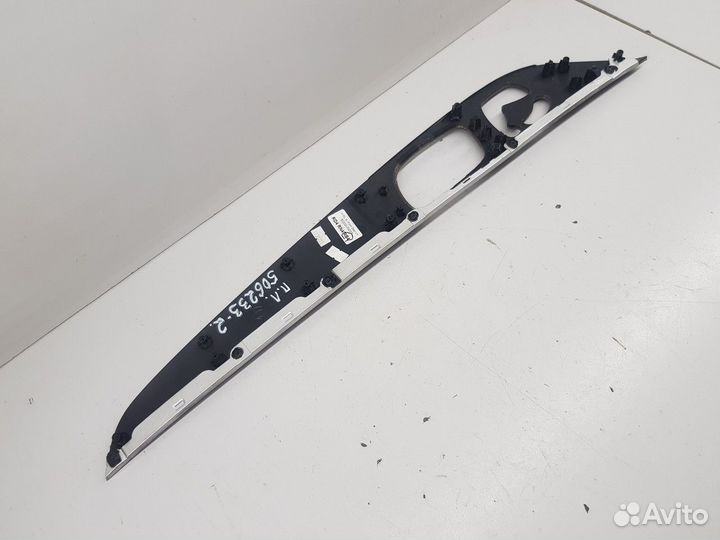 Накладка обшивки двери передняя левая