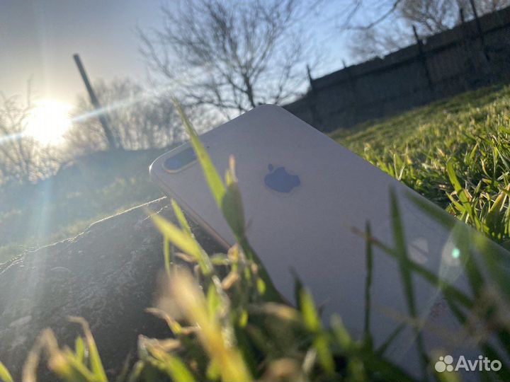 iPhone 8 Plus, 64 ГБ