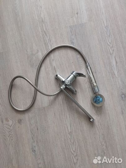 Смеситель для ванной комнаты