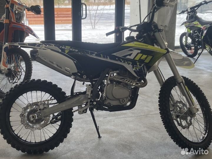 Мотоцикл Apollo Tracker 250LE