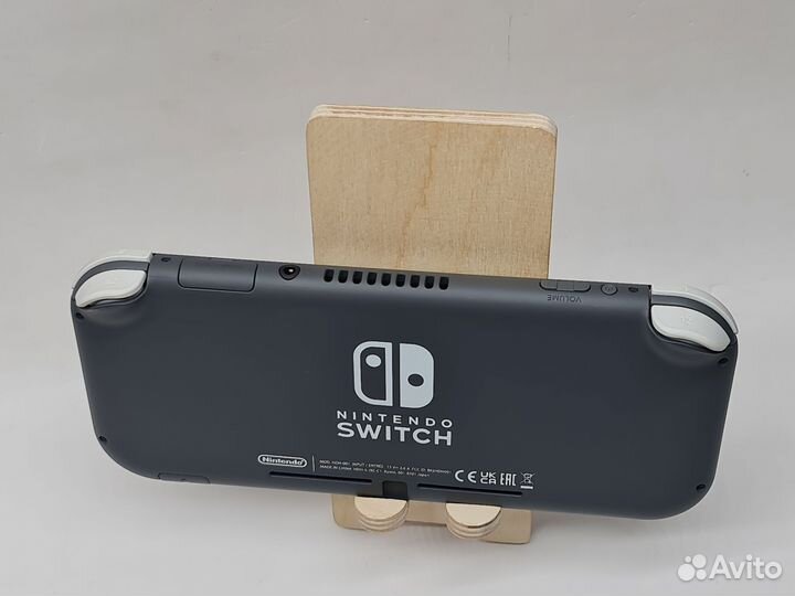 Игровая приставка Nintendo Switch Lite 32 гб