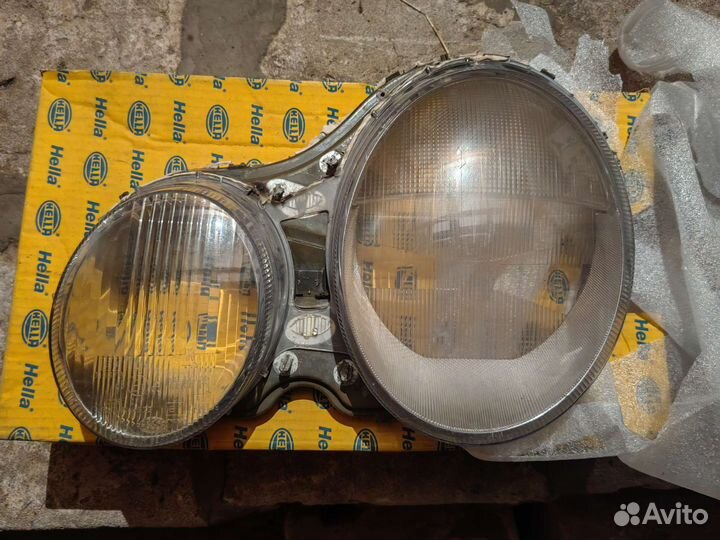 Стекло фары w210