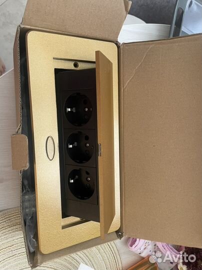 Выдвижная встраиваемая розетка