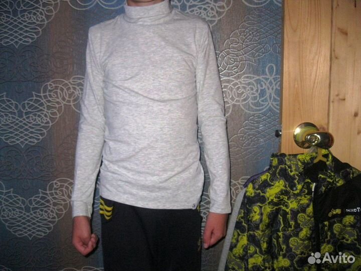 Рубашки бел,голуб,водолазки- новые 140р,футболки