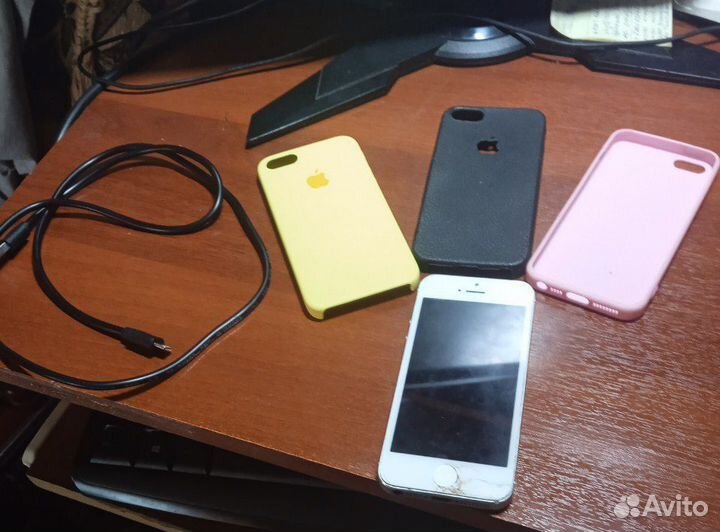 Продам iPhone 5 1/16гб. Подробнее в описании