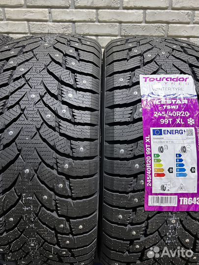 Tourador Winter Pro TS1 245/40 R20 и 275/35 R20