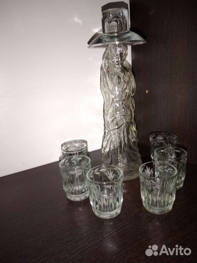 Графин и 6 рюмок