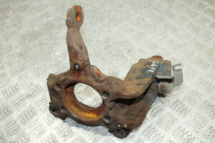 Кулак передний правый Volkswagen Golf 5 6 Touran 1