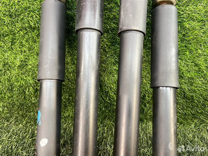 Амортизатор Toyota Town Ace Noah SR50 3SFE 1998