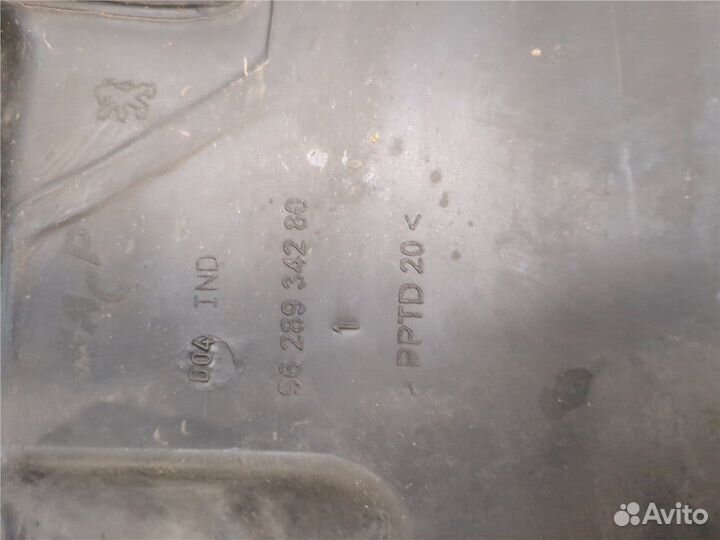 Решетка радиатора Peugeot 206, 2003