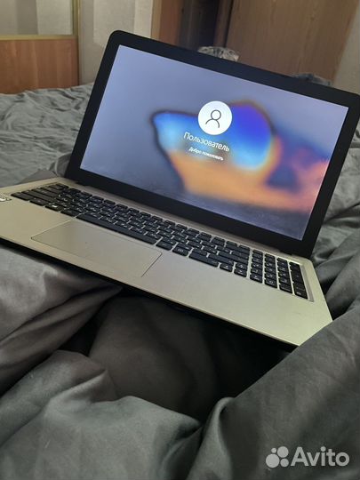 Ноутбук asus