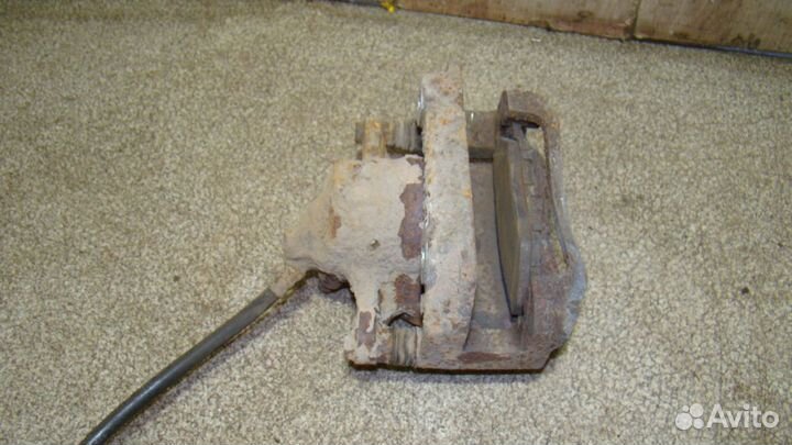 Суппорт П/П Lexus IS (XE20)