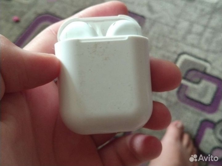 В хорошем состоянии только правый починить надо