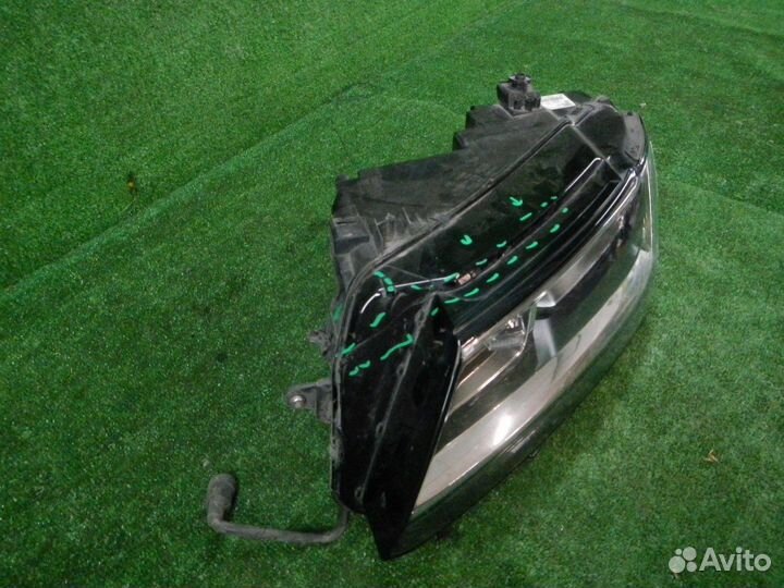 Фара левая Volkswagen Tiguan