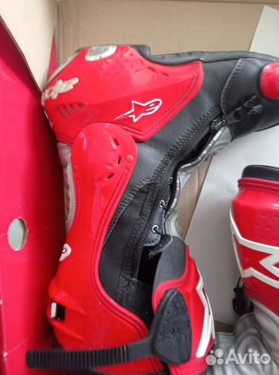 Мотоциклетные ботинки