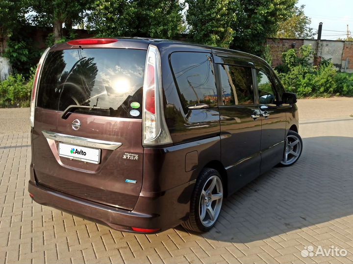 Nissan Serena 2.0 CVT, 2013, 60 000 км