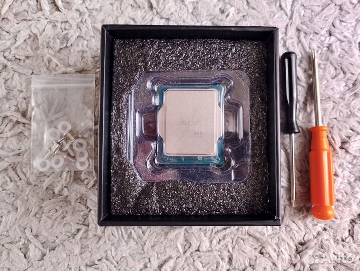 Intel Core i5 12600hx ES (Q016)
