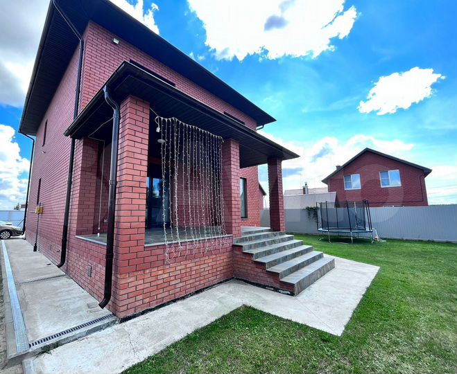 Коттедж 255 м² на участке 8,3 сот.