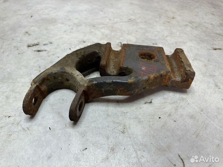 Крепление амортизатора Volvo fm