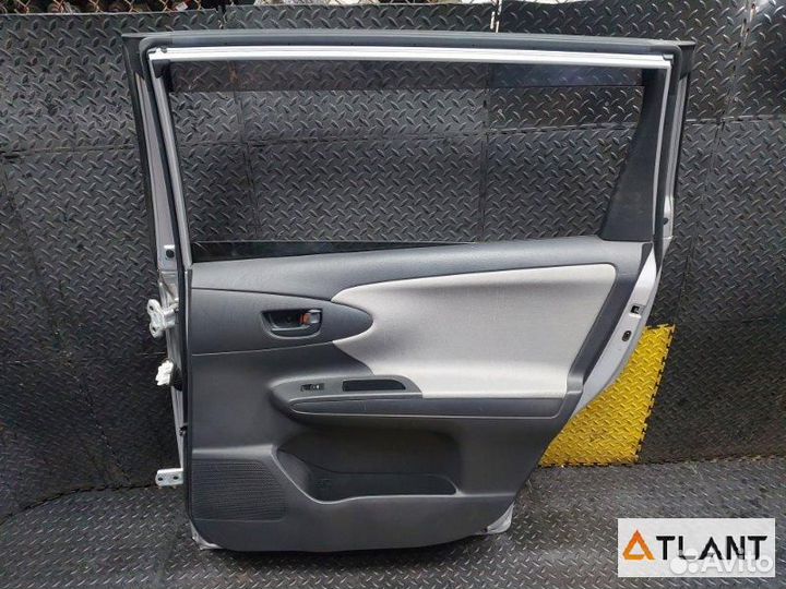 Дверь задний правый toyota wish