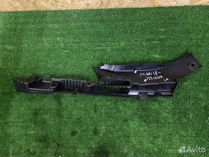 Volvo XC60 2018- дренаж лобового стекла левый