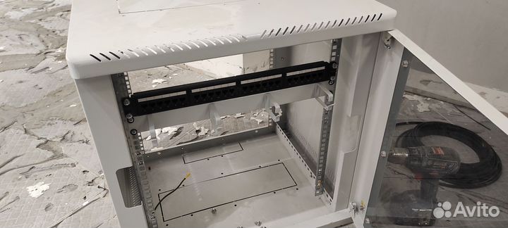 Шкаф телекоммуникационный в серверную